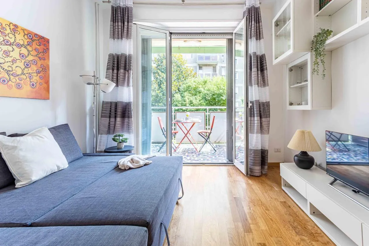 Appartamento Joivy Adorable Flat With Balcony Milano 0*,
